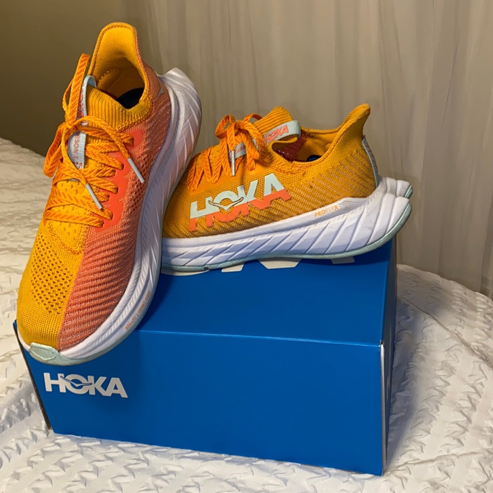 HOKA Carbon X